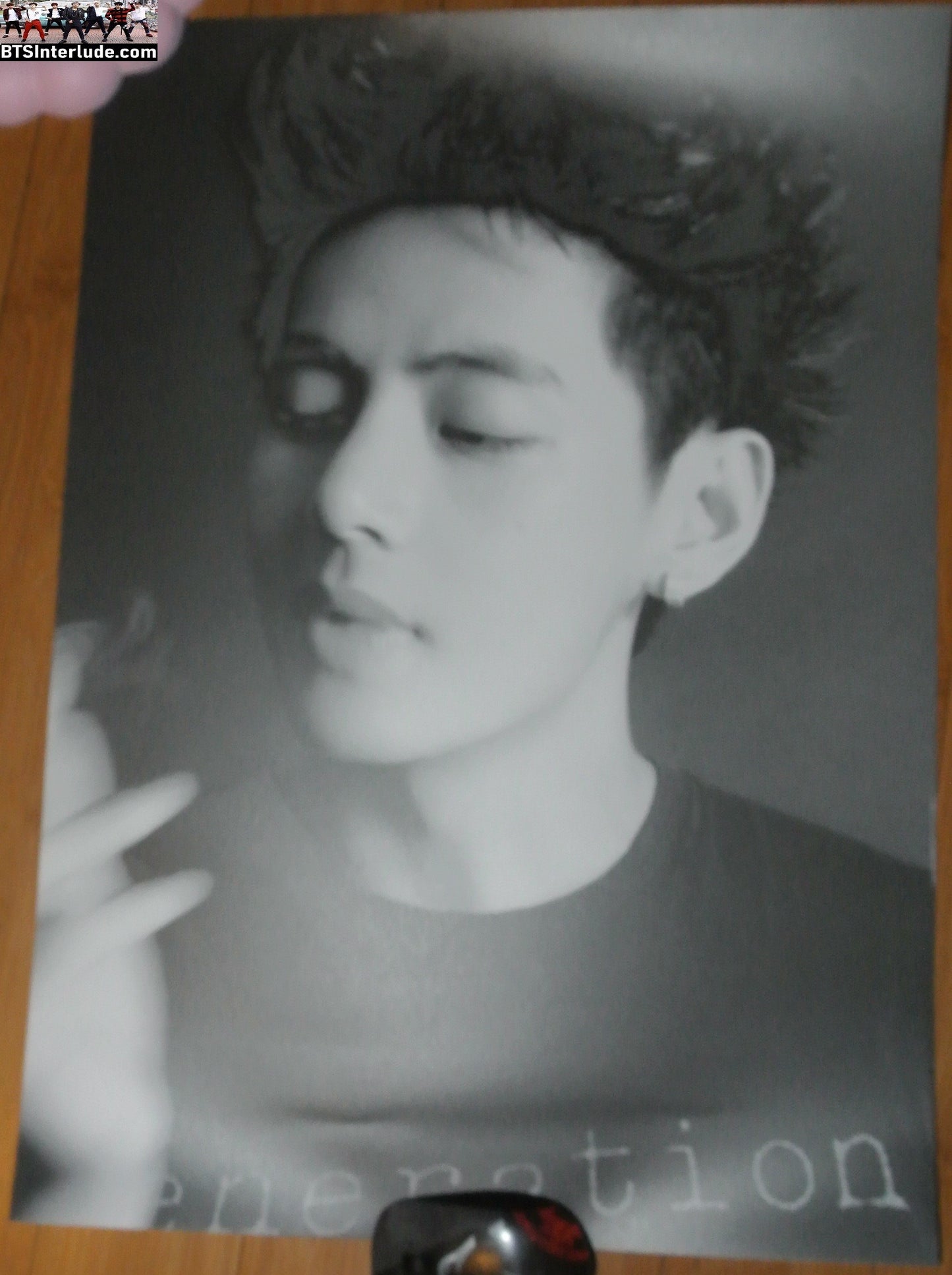 BTS POSTER OFFICIAL V KIM TAEHYUNG 김태형 TYPE BLACK WHITE OFFICIAL MERCHANDISE