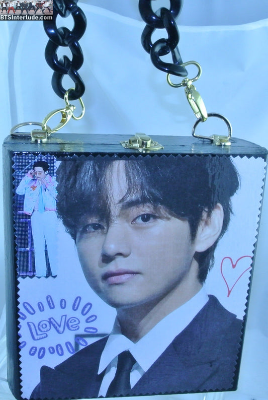 BTS PURSE CIGAR BOX V KIM TAEHYUNG 김태형 SUIT GREEN YELLOW BLACK LUCITE HANDLE GOLD HARDWARE