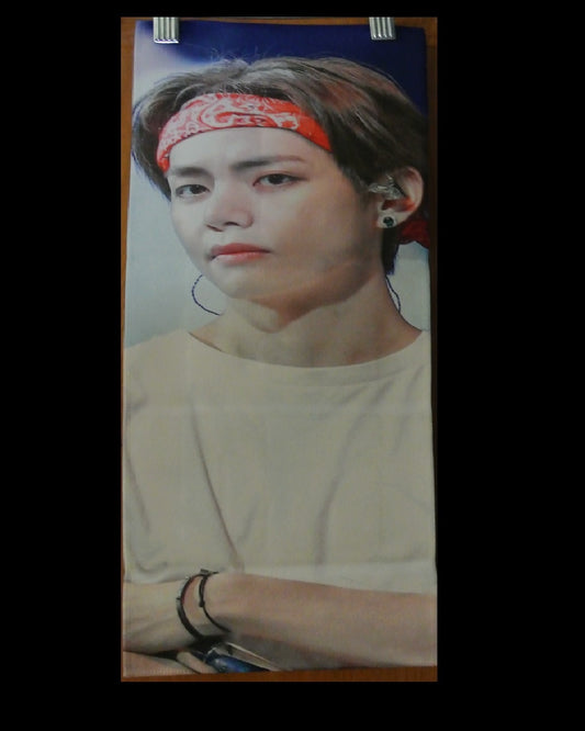 BTS SLOGAN FABRIC V KIM TAEHYUNG 김태형 RED BANDANA CRESCENDO FANSITE BANNER 2 SIDED LIMITED EDITION