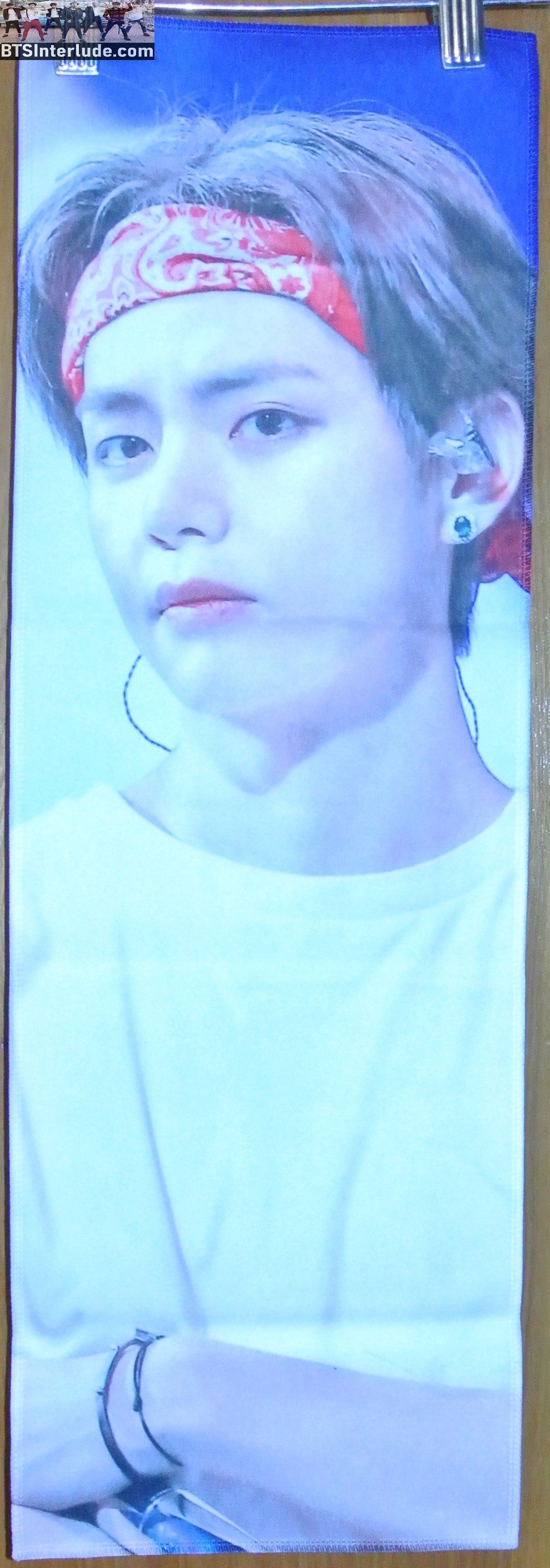 BTS SLOGAN FABRIC V KIM TAEHYUNG 김태형 RED BANDANA CRESCENDO FANSITE BANNER 2 SIDED LIMITED EDITION