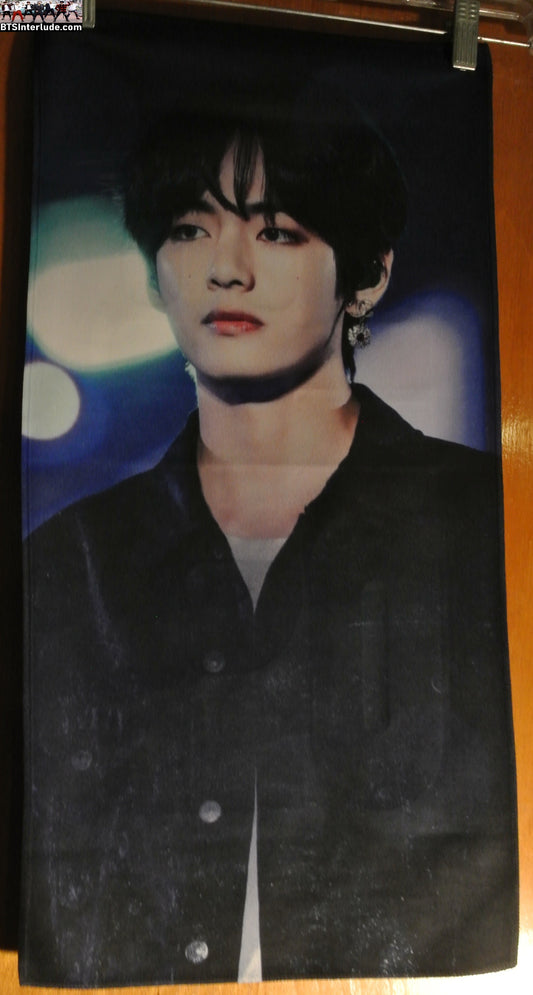 BTS SLOGAN FABRIC XL V KIM TAEHYUNG 김태형 BLACK JACKET SERIOUS V PINTOR FANSITE DOUBLE WIDE SLOGAN BANNER LIMITED EDITION