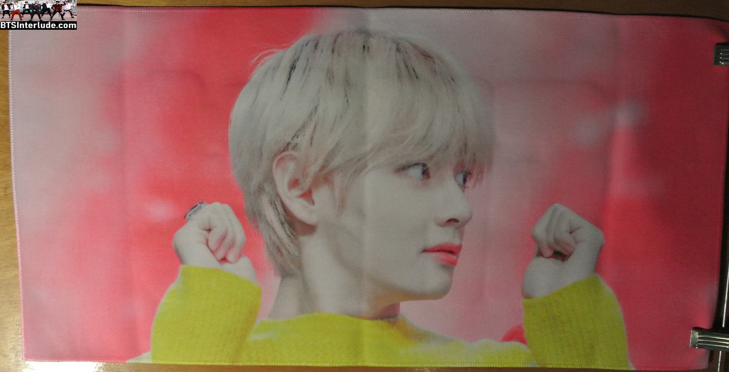 BTS SLOGAN FABRIC XL V KIM TAEHYUNG 김태형 YELLOW SWEATER PAWS BLOND HAIR CRESCENDO FANSITE DOUBLE WIDE SLOGAN BANNER LIMITED EDITION