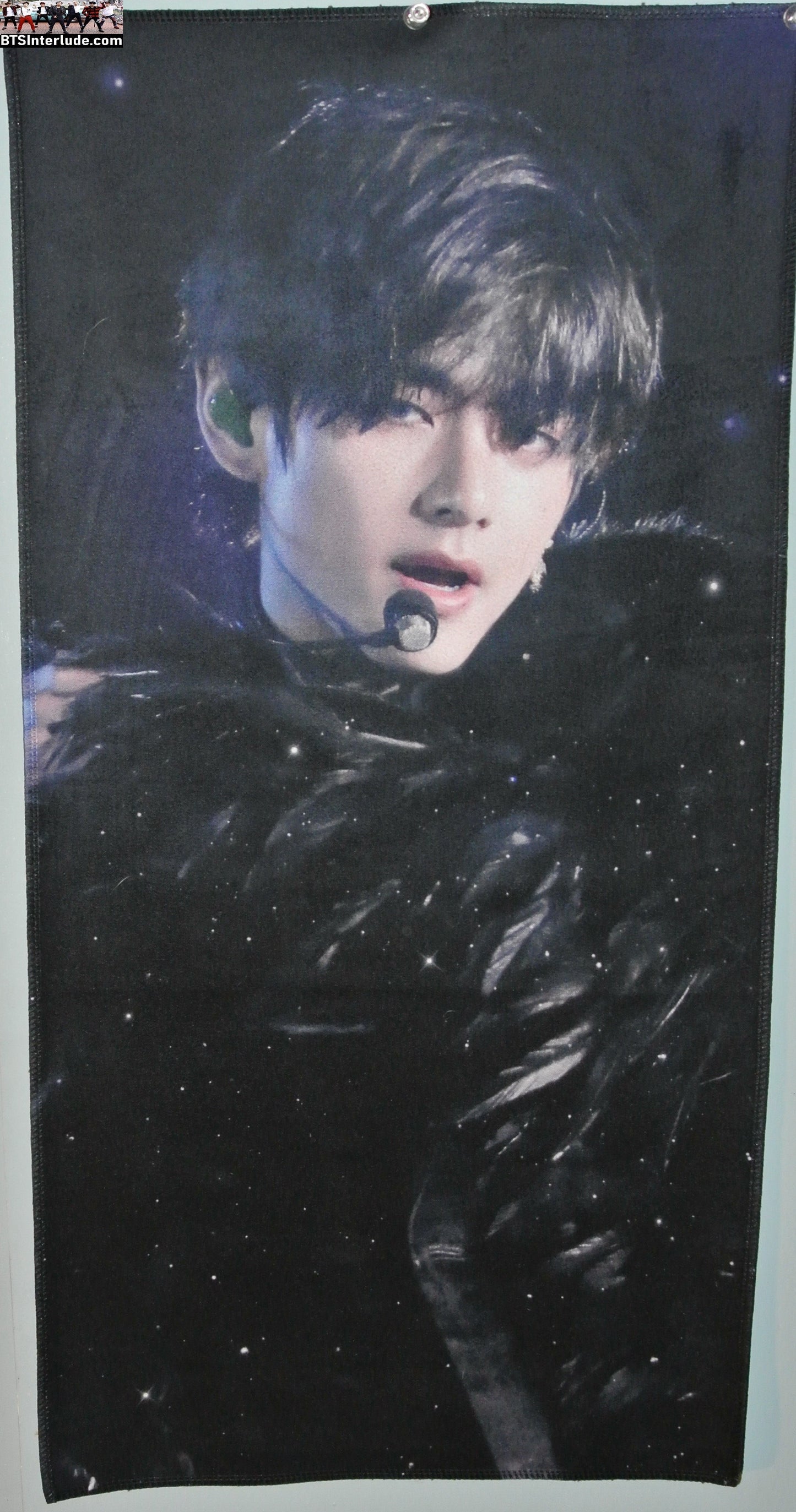 BTS SLOGAN FABRIC XL V KIM TAEHYUNG 김태형 SINGULARITY BLACK FEATHER CAPE NUNA V FANSITE DOUBLE WIDE SLOGAN BANNER LIMITED EDITION