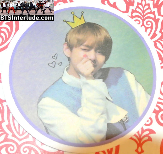 BTS STICKER V KIM TAEHYUNG 김태형 ROUND 2.5 " BLUE VEST CROWN FANSITE