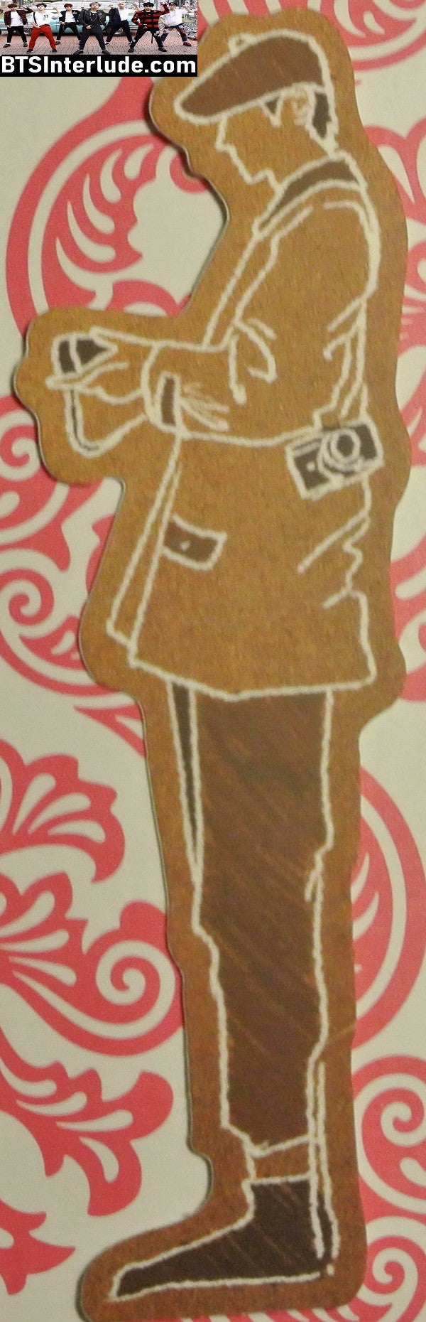 BTS STICKER V KIM TAEHYUNG 김태형 BROWN SCENERY MUSIC VIDEO SCENE CHECKING CAMERA HAT