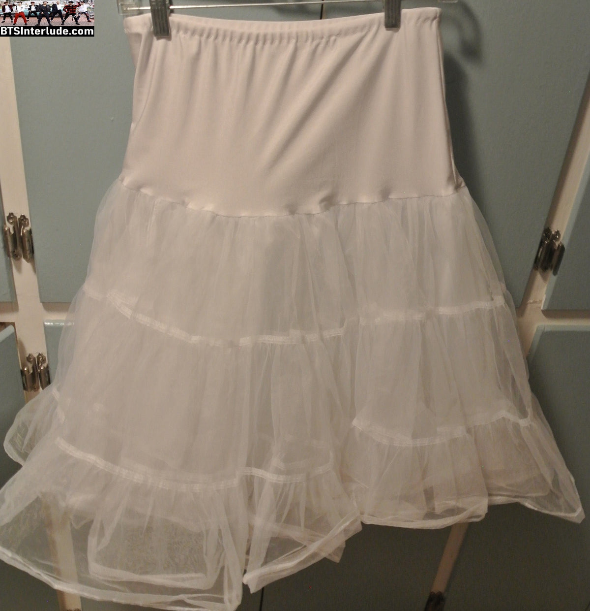 BTS TUTU SKIRT WHITE 3 LAYER ONE SIZE SMALL MEDIUM LARGE XL 2XL ARIRANG CONCERTS WORN ONCE JUNGKOOK V JIMIN RM J-HOPE SUGA JIN