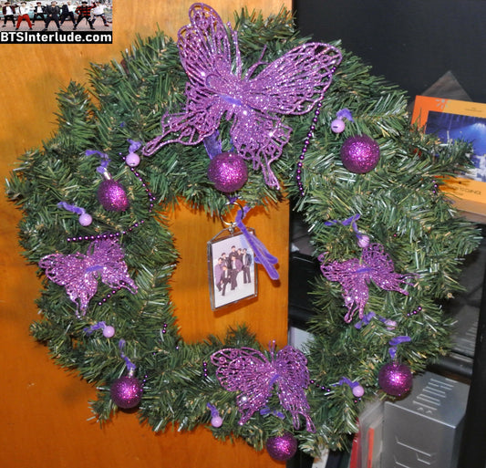 BTS CHRISTMAS OR ALL YEAR ROUND WREATH 20" GROUP BANGTAN 방탄소년단 BLUE PURPLE KEYCHAIN JUNGKOOK V JIMIN RM J-HOPE SUGA JIN LIMITED EDITION