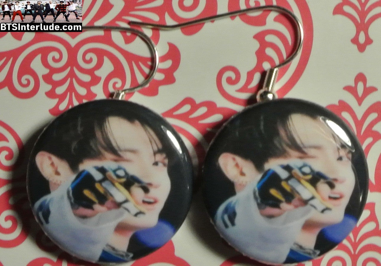 BTS EARRINGS BUTTON JEON JUNGKOOK 전정국 2 IN 1 ARIRANG POINTING PIERCED OR CLIP DANGLE DROP
