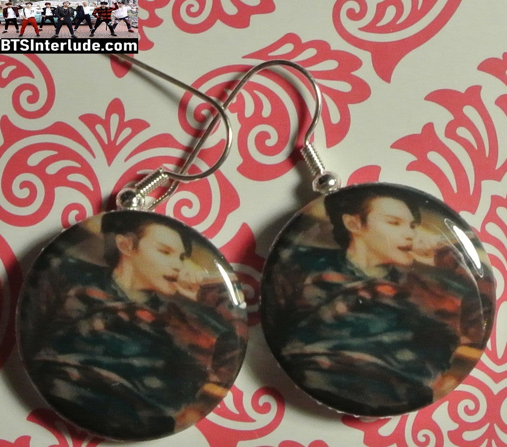 BTS EARRINGS BUTTON SUGA MIN YOONGI 민윤기 2 IN 1 ARIRANG CAMO PIERCED OR CLIPS DANGLE DROP