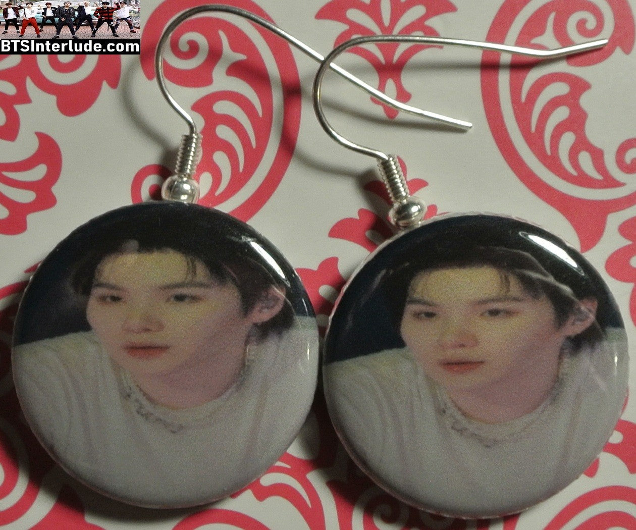 BTS EARRINGS BUTTON SUGA MIN YOONGI 민윤기 2 IN 1 ARIRANG WHITE T SHIRT PIERCED OR CLIPS DANGLE DROP