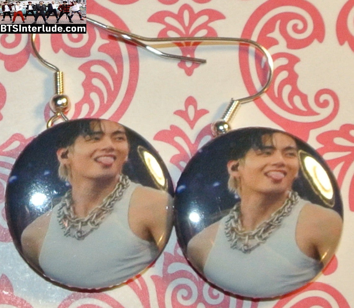 BTS EARRINGS BUTTON V KIM TAEHYUNG 김태형 2 IN 1 ARIRANG WHITE TANK TOP TONGUE PIERCED OR CLIPS DANGLE DROP
