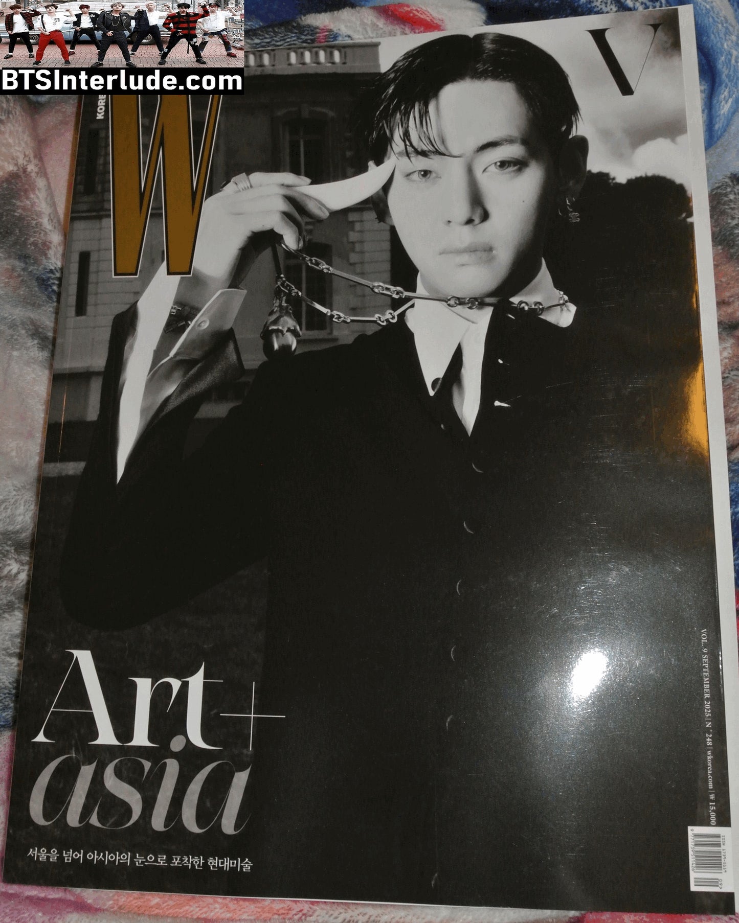 BTS MAGAZINE OFFICIAL V KIM TAEHYUNG 김태형 W KOREA VOL 9 NECKLACE BLACK WHITE SEPTEMBER 2025 OFFICIAL MERCHANDISE