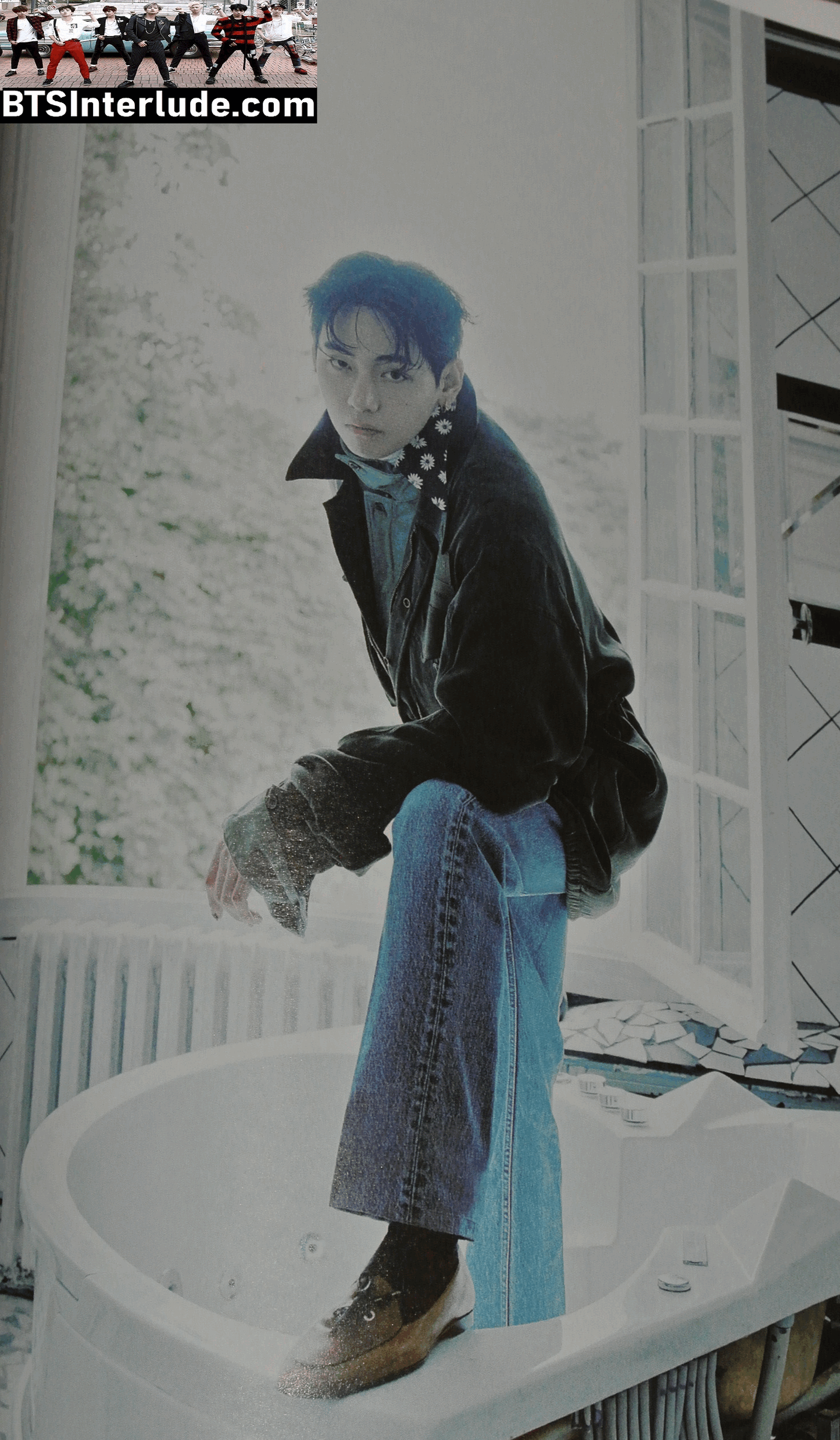 BTS MAGAZINE OFFICIAL V KIM TAEHYUNG 김태형 W KOREA VOL 9 SILVER MASK CELINE SHIRT SEPTEMBER 2025 OFFICIAL MERCHANDISE